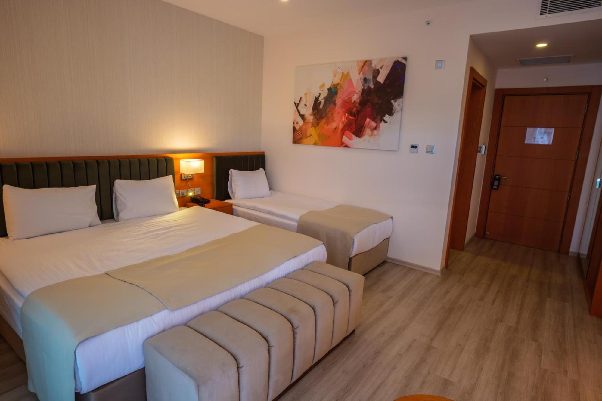 Caddem Inn Hotel Фамагуста Екстериор снимка