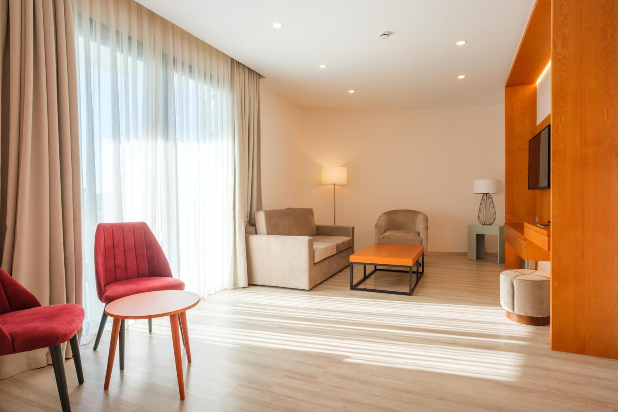Caddem Inn Hotel Фамагуста Екстериор снимка