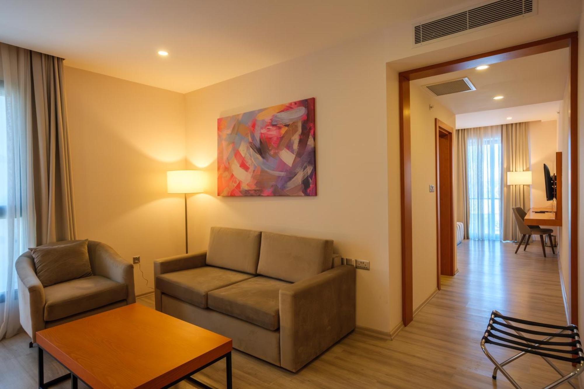 Caddem Inn Hotel Фамагуста Екстериор снимка