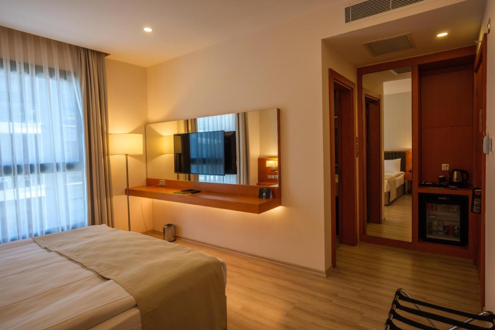 Caddem Inn Hotel Фамагуста Екстериор снимка