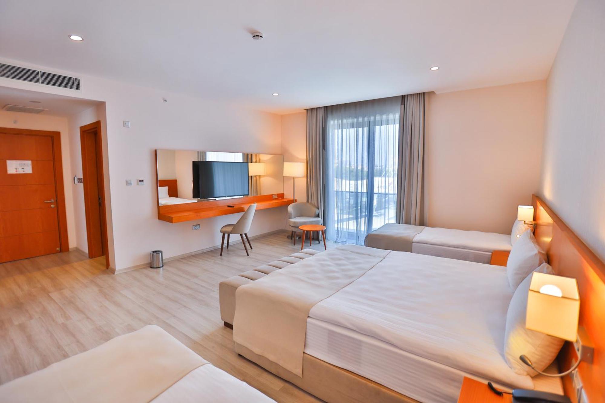 Caddem Inn Hotel Фамагуста Екстериор снимка