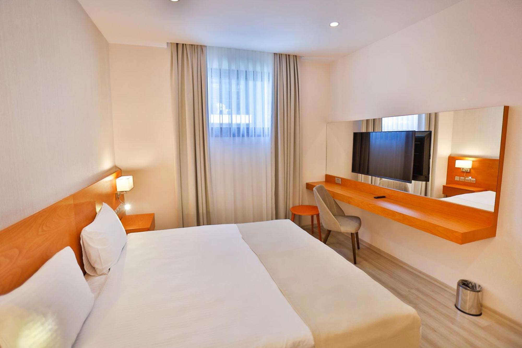 Caddem Inn Hotel Фамагуста Екстериор снимка